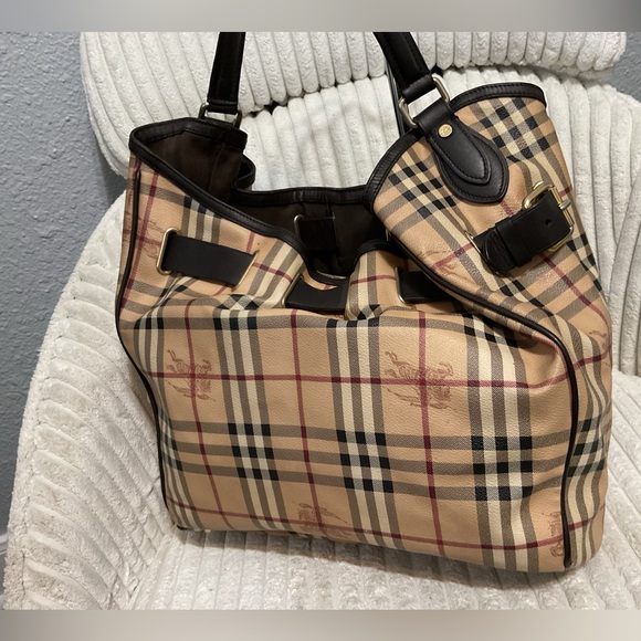 Burberry bags - Picture 3 of 16